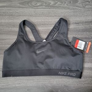 BNWT Nike Sportsbra